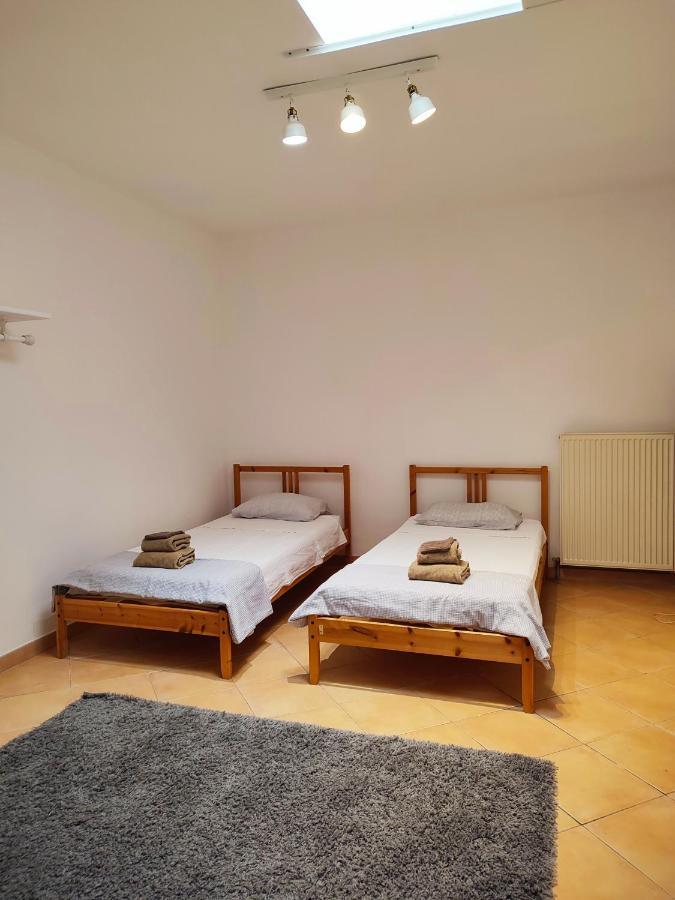 La Maison De Lavagne Villa Argelliers Esterno foto
